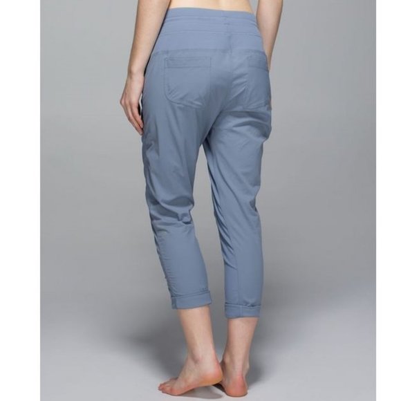 Lululemon Street To Studio 26" Pant II in Blue Denim Size 4 Swift - Picture 2 of 10